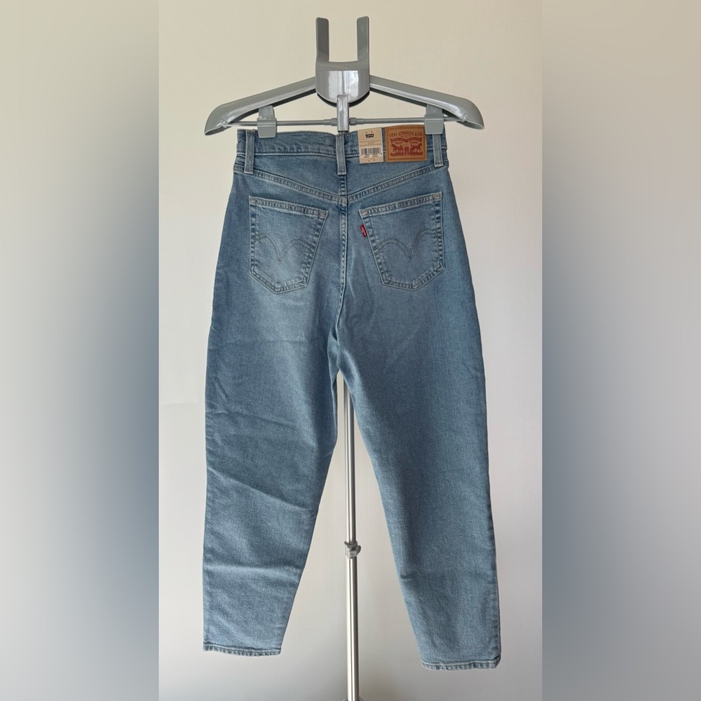 Levi's High Waisted Mom Jeans Light Blue Women's Size 27 New with Tags